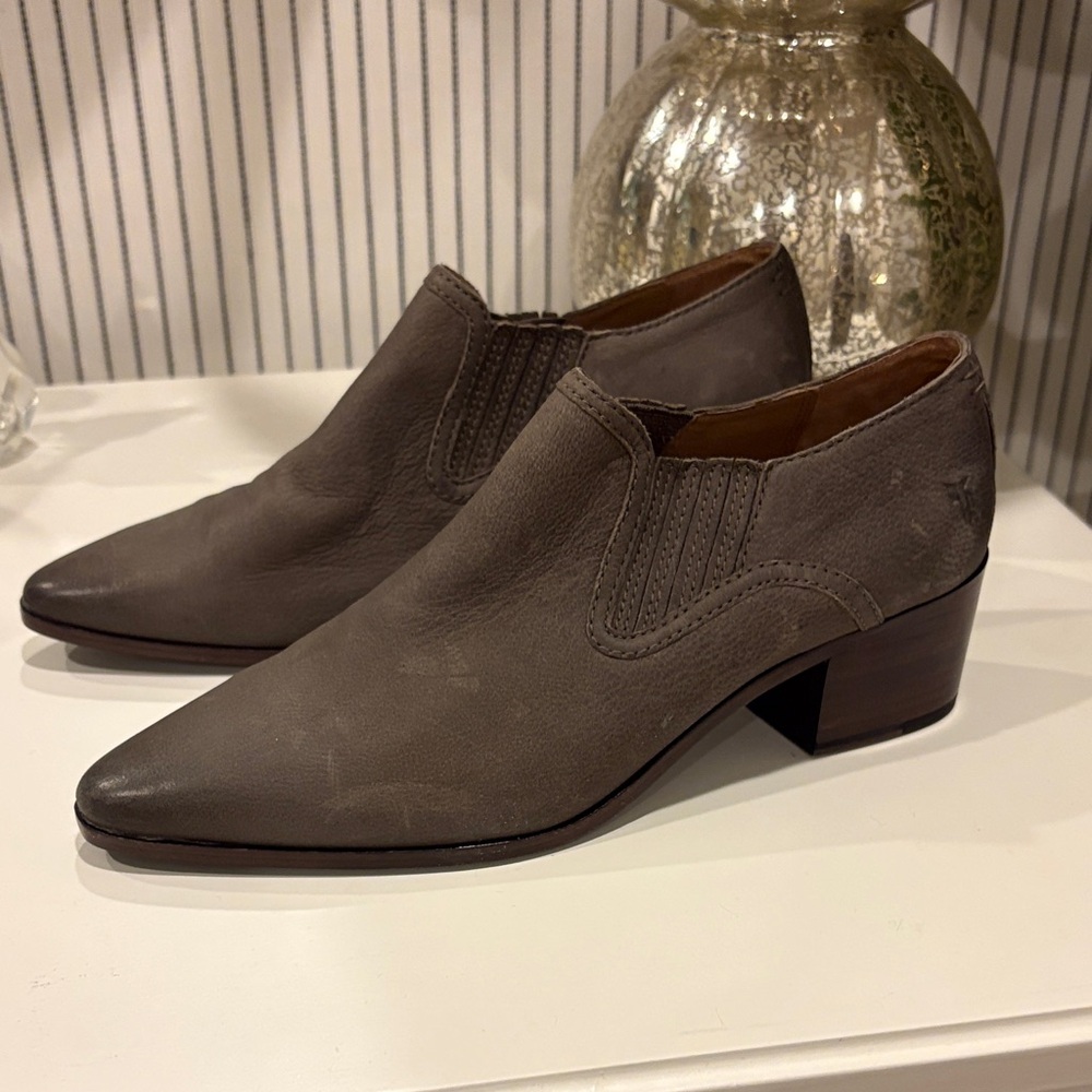 Frye NEW Stylish Brown/Gray Leather Ankle Boots size 7